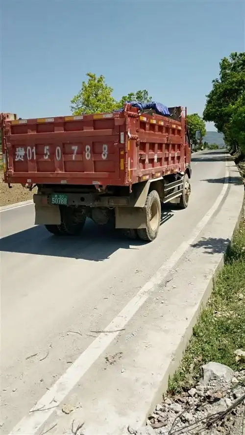 车辆详情 ￥面议 基本信息 类型:自卸车 品牌:其他 来源:个人 首次