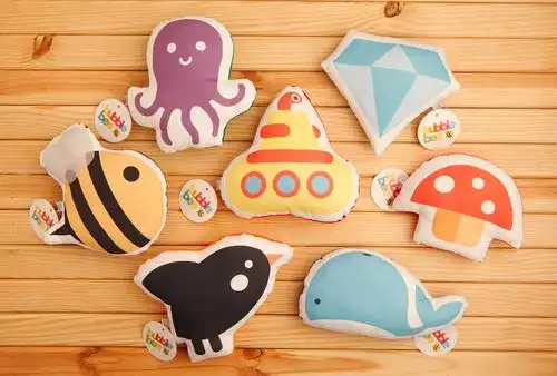 bubblebee巴西儿童服装品牌设计