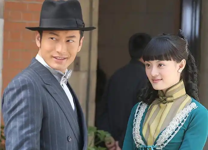 《血色浪漫》《亮剑》《玉观音》,但《上海滩》这样翻拍的剧本,本身就