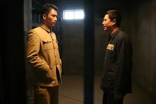 《告密者》柳云龙变身"福尔摩斯"对决张嘉译(组图)