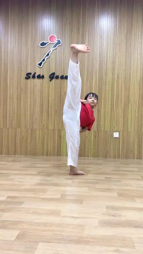 少广跆拳道#这一脚练了俩小时