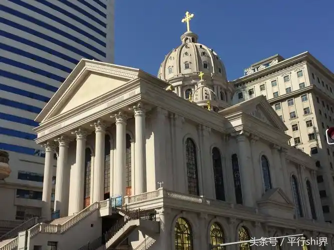 中国又山寨国外知名建筑云南昆明现山寨白宫建筑