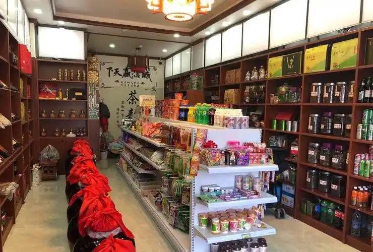 看上去"暴利"的烟酒店,店里很少有顾客,到底是怎么赚钱的?