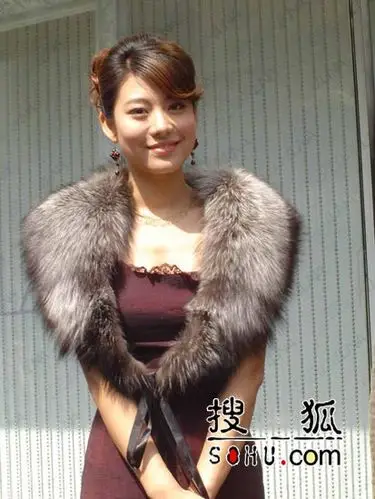 《男才女貌》《壮志雄心》《星梦恋人》等诸多影视作品的演员姜华忙里