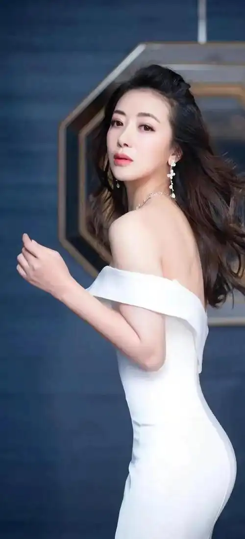 陈子涵气质优雅性感妩媚温婉美丽