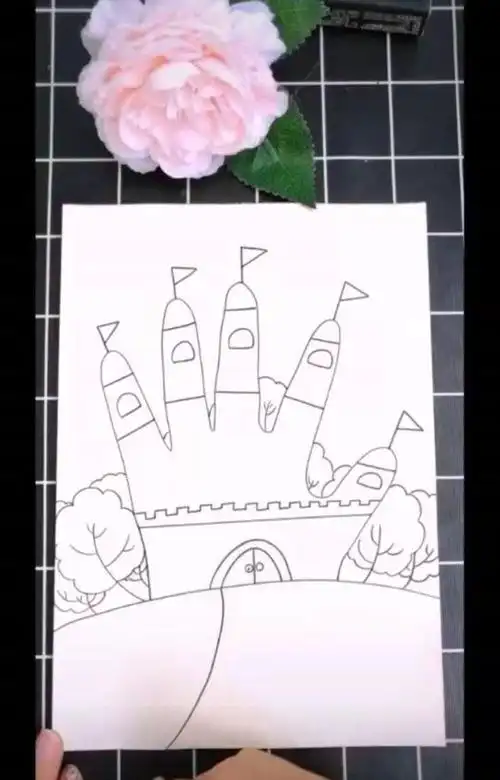 张村镇中心幼儿园大(三)班美术活动----《手指城堡》创意画