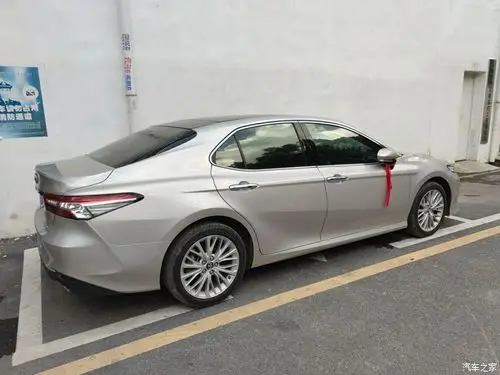 凯美瑞欧泊银还是珍珠白