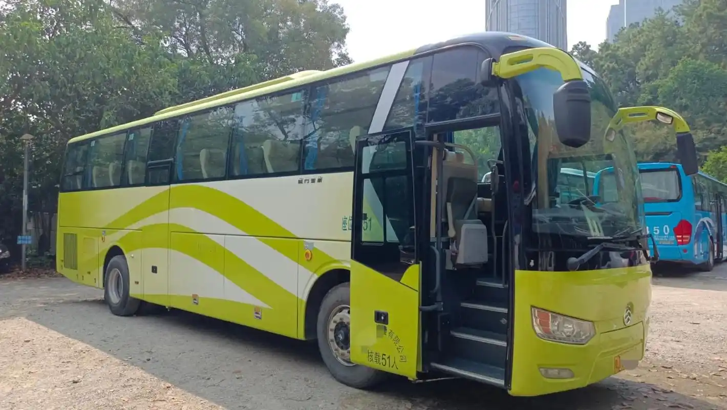 金旅客车17年6月,51座,国五排放,(金旅客车17年6月, - 抖音