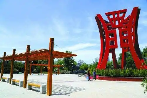 西宁市中心之争到底花落谁家?是海湖,南川,还是西门?