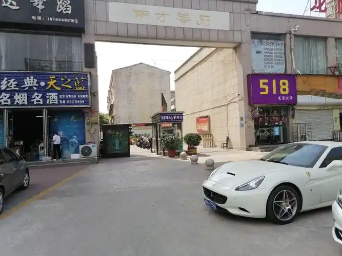 五小三中附近东方华府两室两厅家具家电齐全拎包入住随时看房