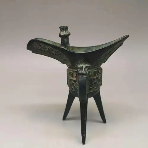 批发青铜器铸造仿古做旧酒杯纯铜爵酒具摆件龙爵三角酒杯收藏