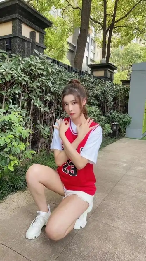 大连女孩徐唯畅获2021世界旅游小姐大赛上海赛区亚军