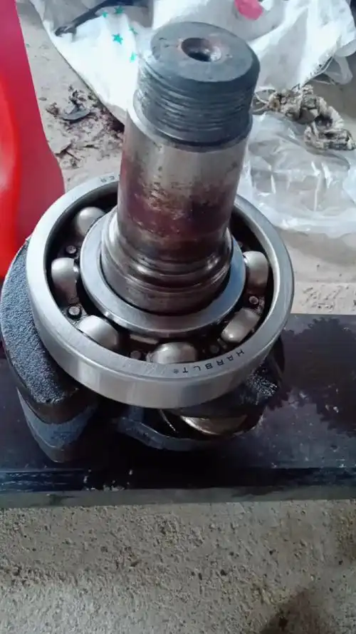 曲轴轴承不是乱往里下的.