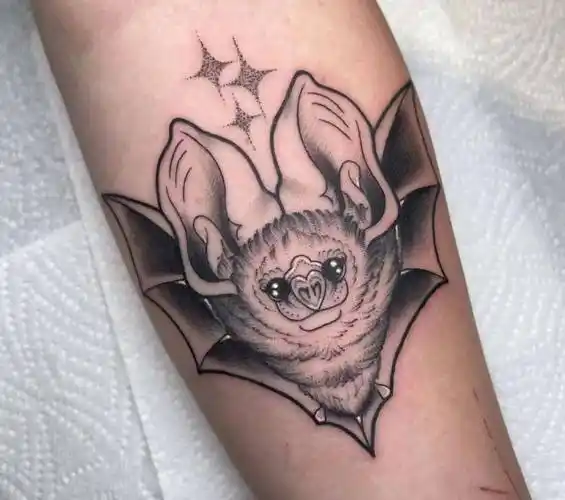 五蝠临门的蝙蝠纹身