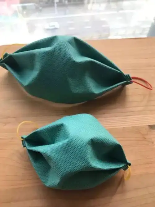 护士自制口罩把专业口罩留给一线战友