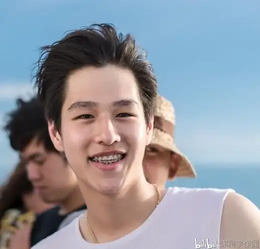 泰国金童玉女明星情侣mookworranit与toypathompong变成永远的朋友ig