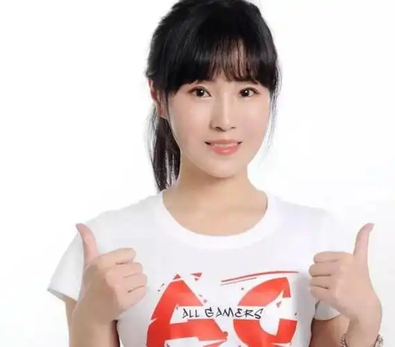 ag菲菲生日大摆龙虾宴300斤犒劳选手不差ag超玩会这一个冠军