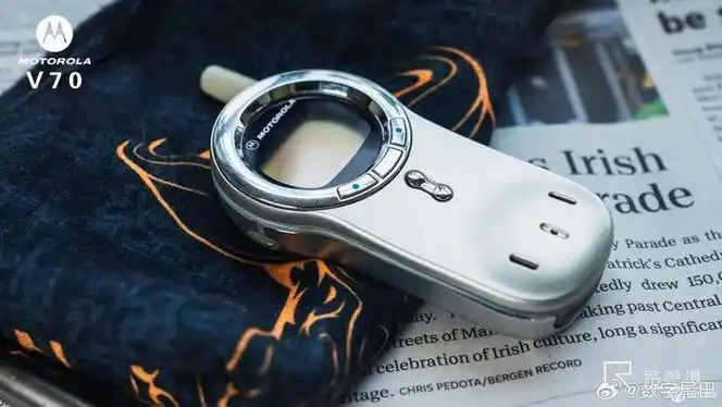这款手机曾经卖10000块摩托罗拉v70说起摩托罗拉v70