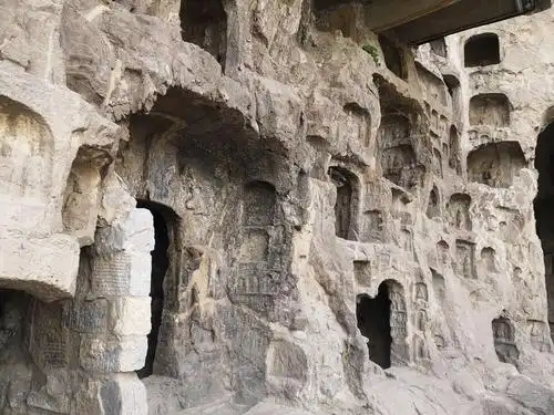 龙门石窟