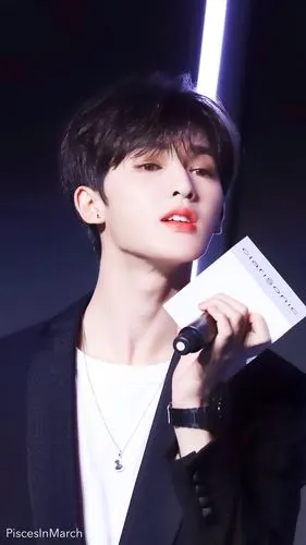 朱正廷朱正廷朱正廷