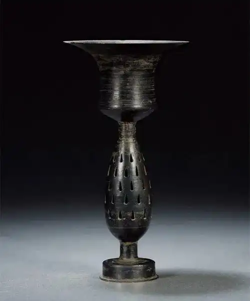 4龙山蛋壳黑陶杯