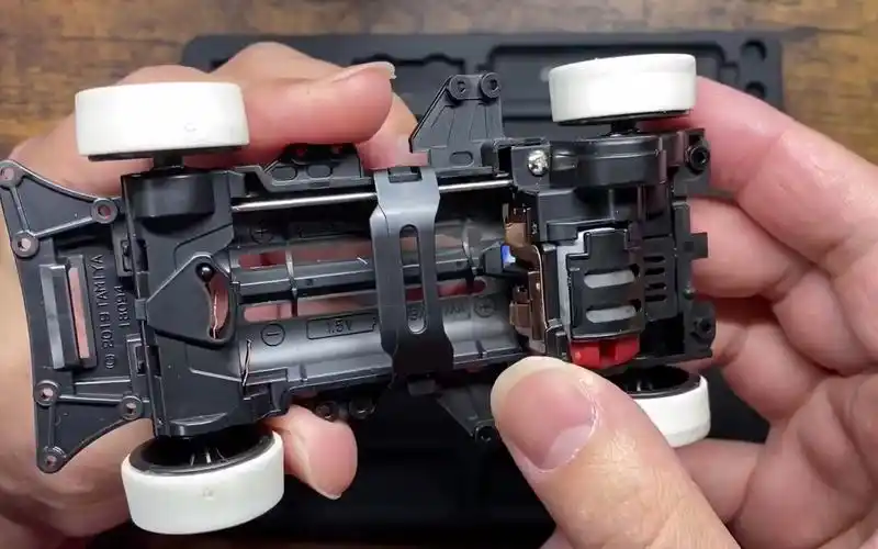 我对比了vz底盘和全单轴底盘的速度-四驱车油管up-ミニ四駆まさーしー