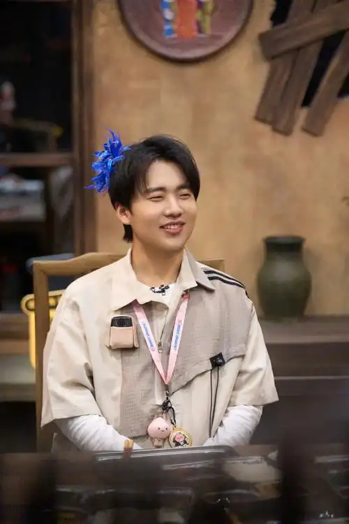 密室大逃脱陶寨风云 (下)#郭麒麟 剧照!灵活通关,唱小曲 - 抖音