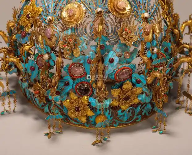 清代点翠龙凤冠