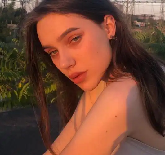 ins气质高级欧美女生头像