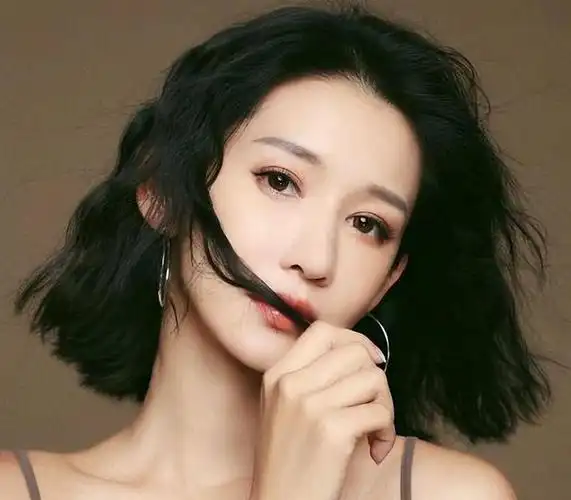 李雨桐再爆大瓜!薛之谦官司没赢,婚内出轨担心影响星途逼她堕胎