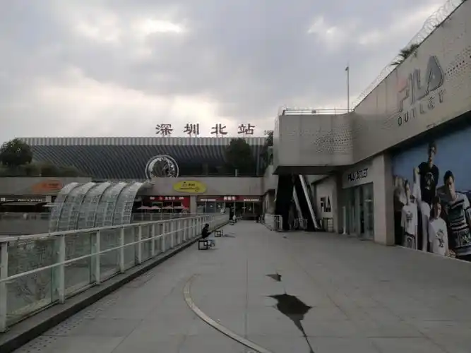 深圳北龙华民治购物中心深圳