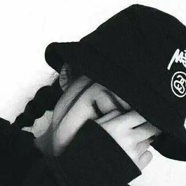 戴帽子的小姐姐79qq女生头像