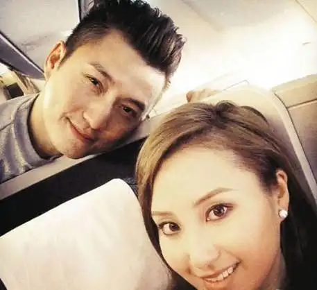 两个人感情很好在一起整整6年,何超云甚至还把陈山聪带到家里让赌王过