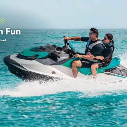 跨境出口3人玻璃钢摩托艇水上运动高速游乐艇高效应急救援快艇