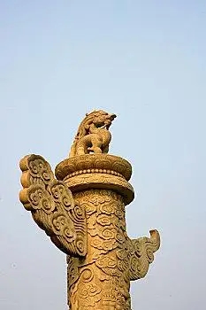 天安门前的云龙华表