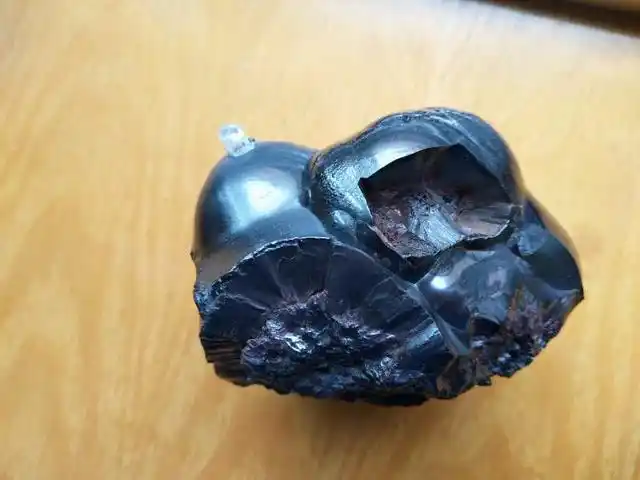 稀世珍宝:罕见的陨石钻石