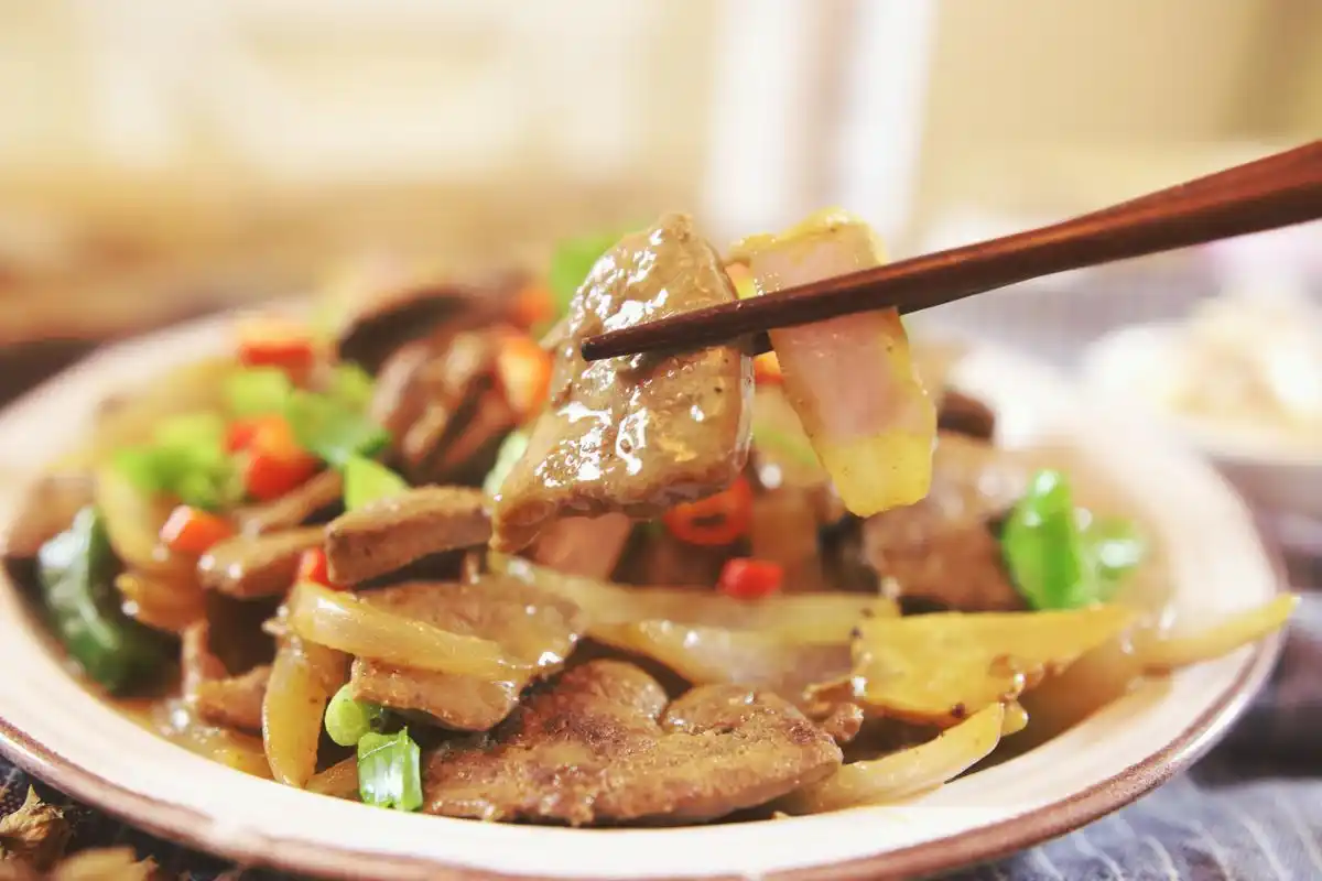 猪肝配它来爆炒香嫩不腥味道好老少皆宜的补血菜