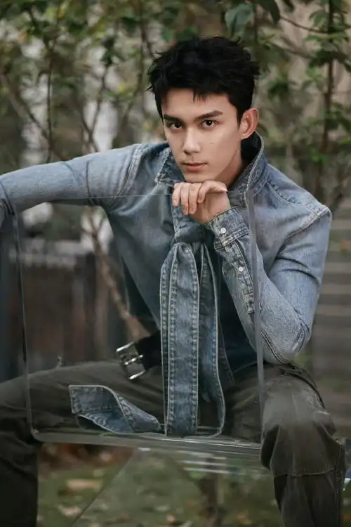 吴磊巨型蝴蝶结##明星时尚