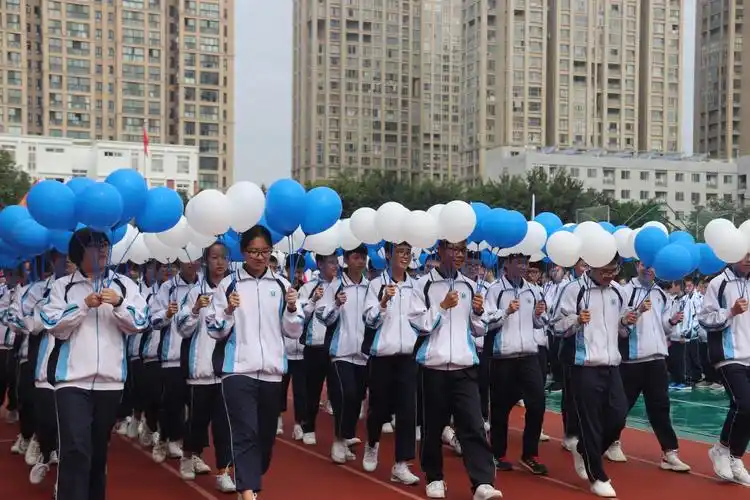 瑞安市新纪元实验学校初中部2018届七(12)班运动会