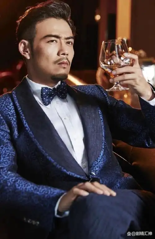 "小包总"红过,而如今凉了一截.2016年,应该是杨烁风头正劲的时候.