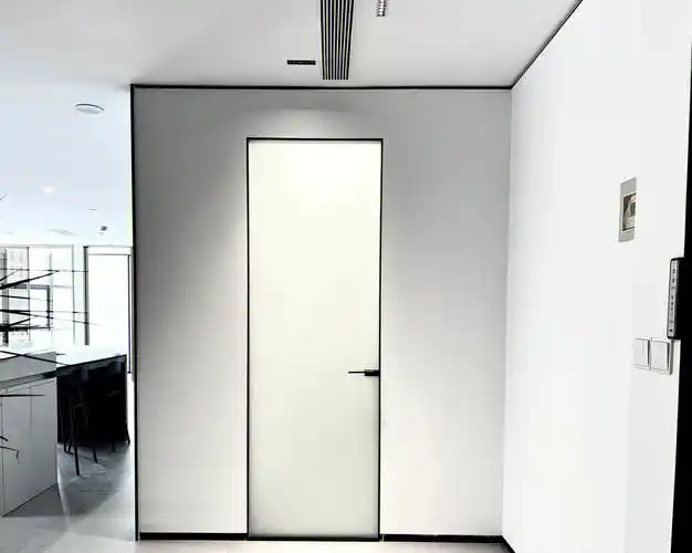 新品无框玻璃门安装实景图