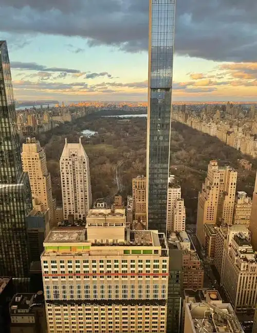 性建筑--斯坦威音乐厅和一栋由 shop architects 新建造的大厦组成