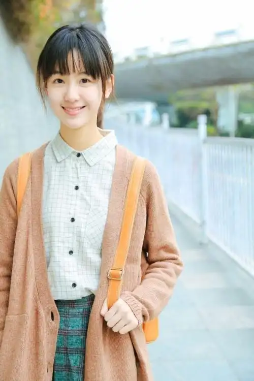 《左耳》女主角校花陈都灵:学霸校花不爱霸道总裁--今日要闻--教育