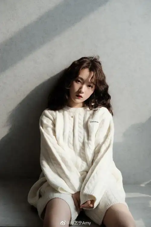 孙艺宁超话今天 这(十四)宫格就交代在这里了#双世宠妃3