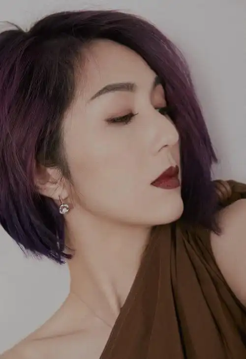 杨千贸墒戾媚时尚写真图片