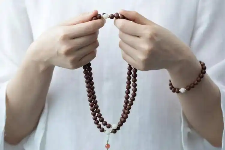 108念珠也称佛珠.