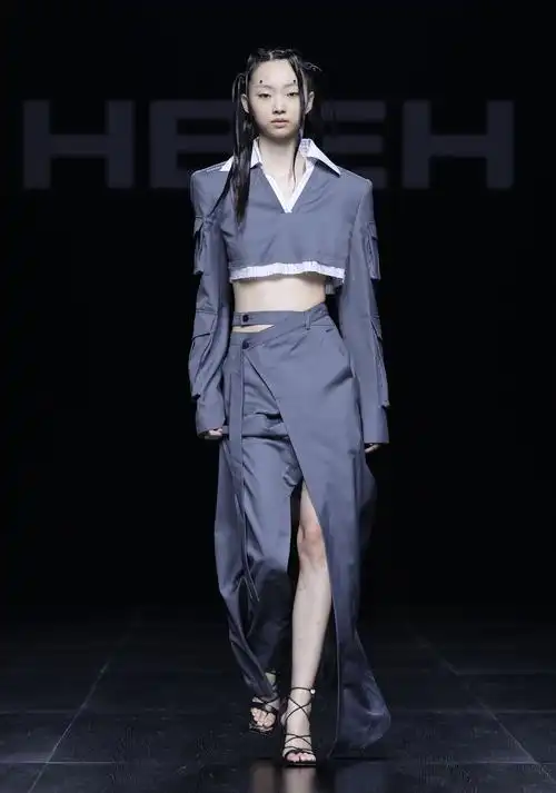 "hbeh·惠文龙"时装发布会在京举行__财经头条