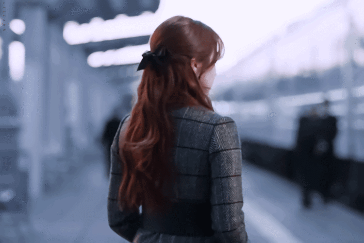 站的够高了吗" gif "是每次目不斜视走过之后的偷偷回头" gif "是那个