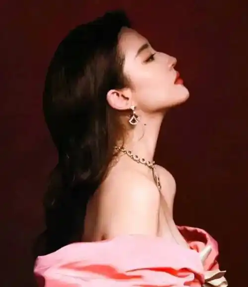 刘亦菲豁出去了!