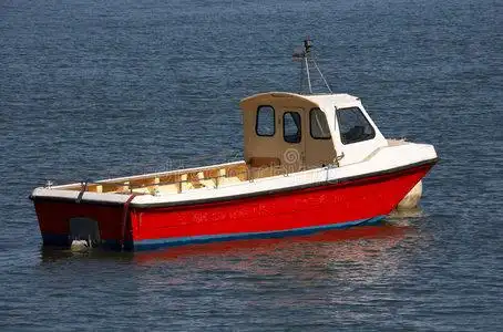 小船在水面上一条小渔船一套小型帆船两个小妹妹在玩纸船3d小人船小